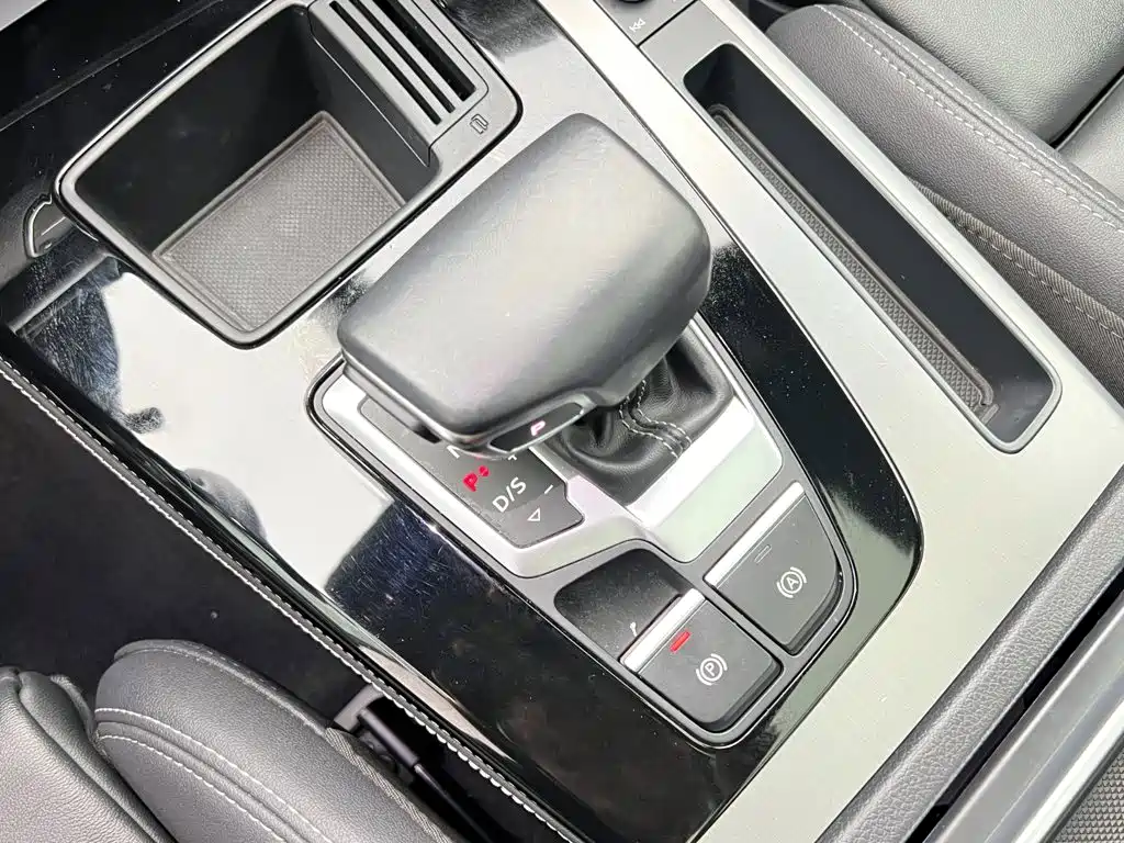 Audi Q5L Sportback — миниатюра 18