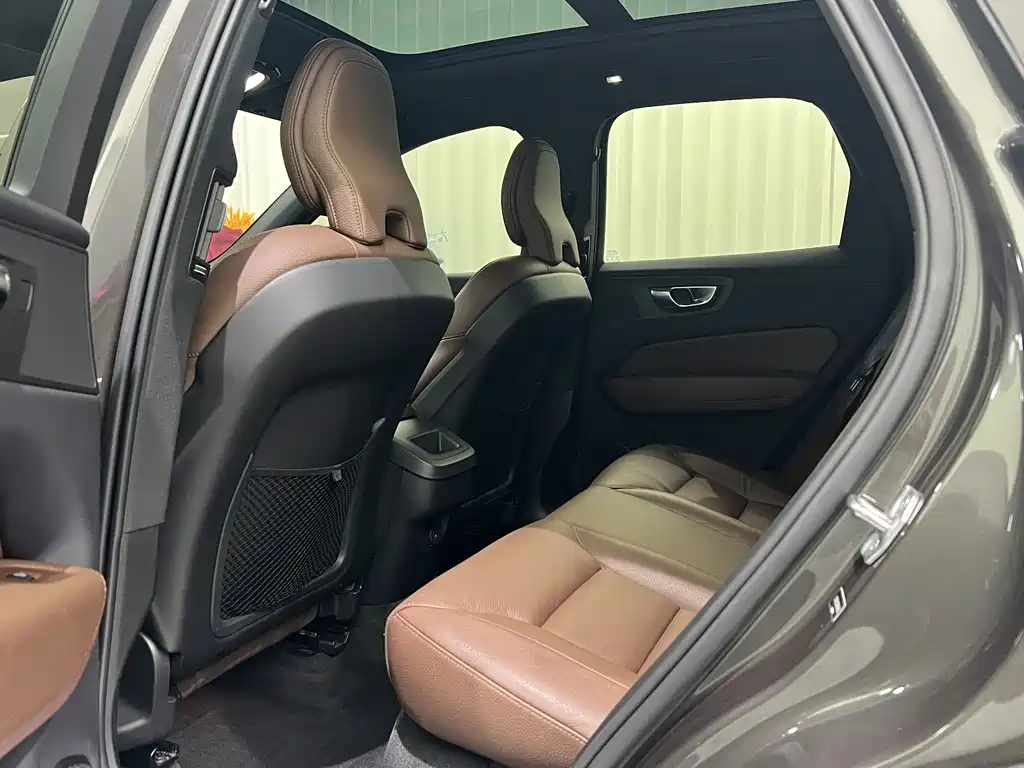 Volvo XC60 2022 B5 Luxury