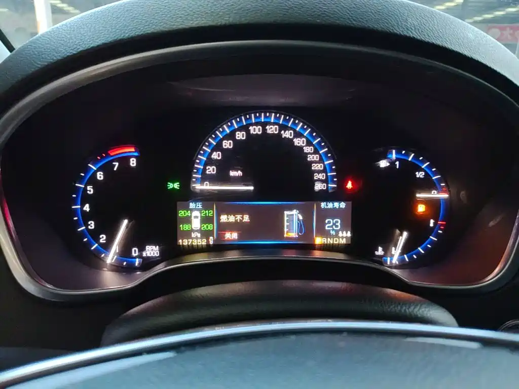 Cadillac SRX — миниатюра 12