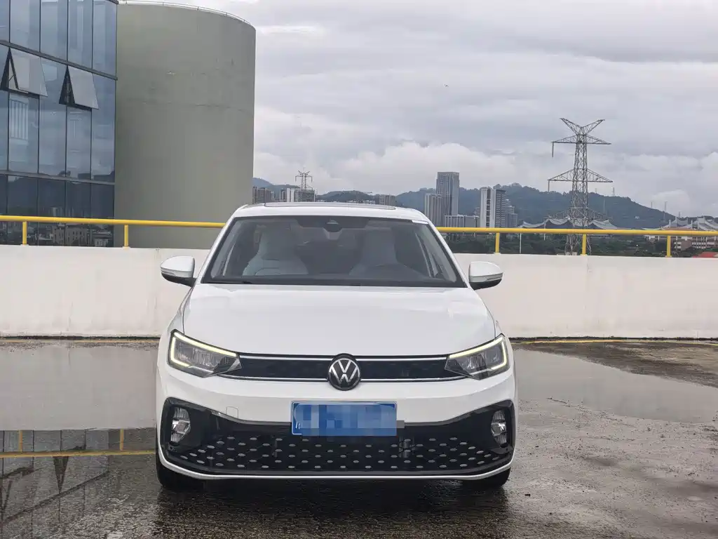Volkswagen Lavida — миниатюра 2