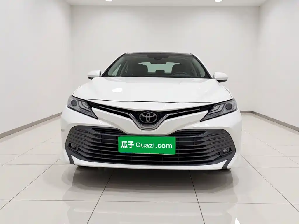 Toyota Camry — миниатюра 2