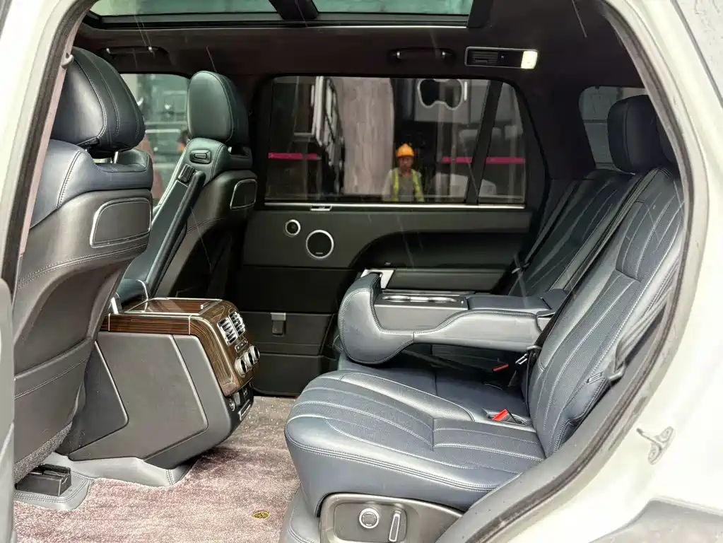 Land Rover Range Rover — миниатюра 7