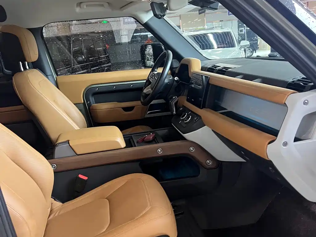 Land Rover Defender — миниатюра 7
