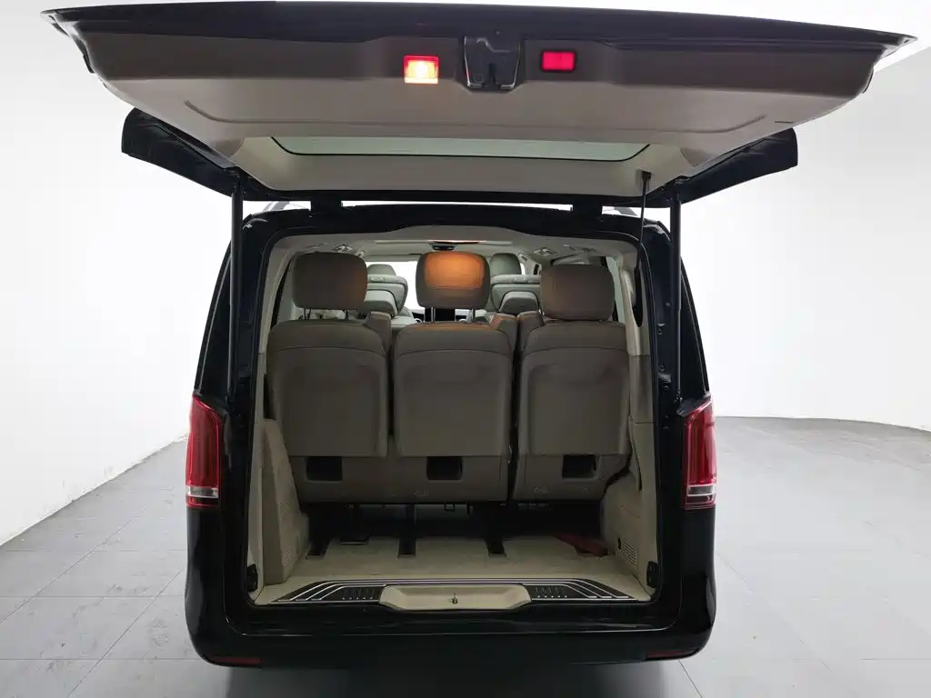 Mercedes-Benz V-Class — миниатюра 16