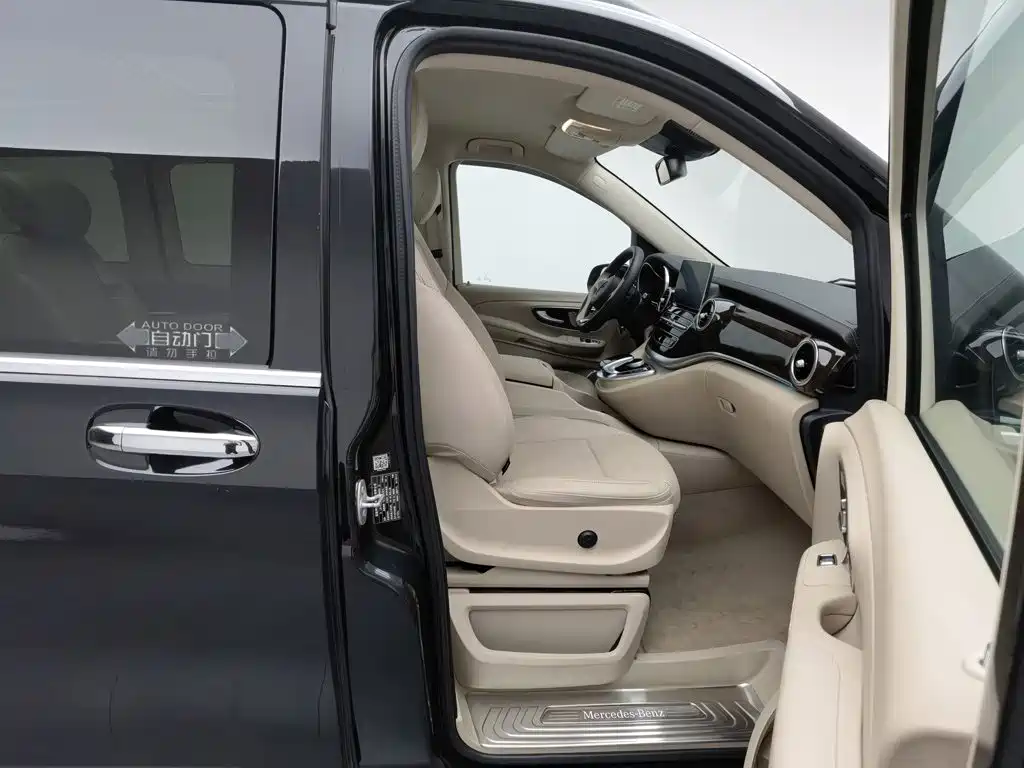 Mercedes-Benz V-Class — миниатюра 23