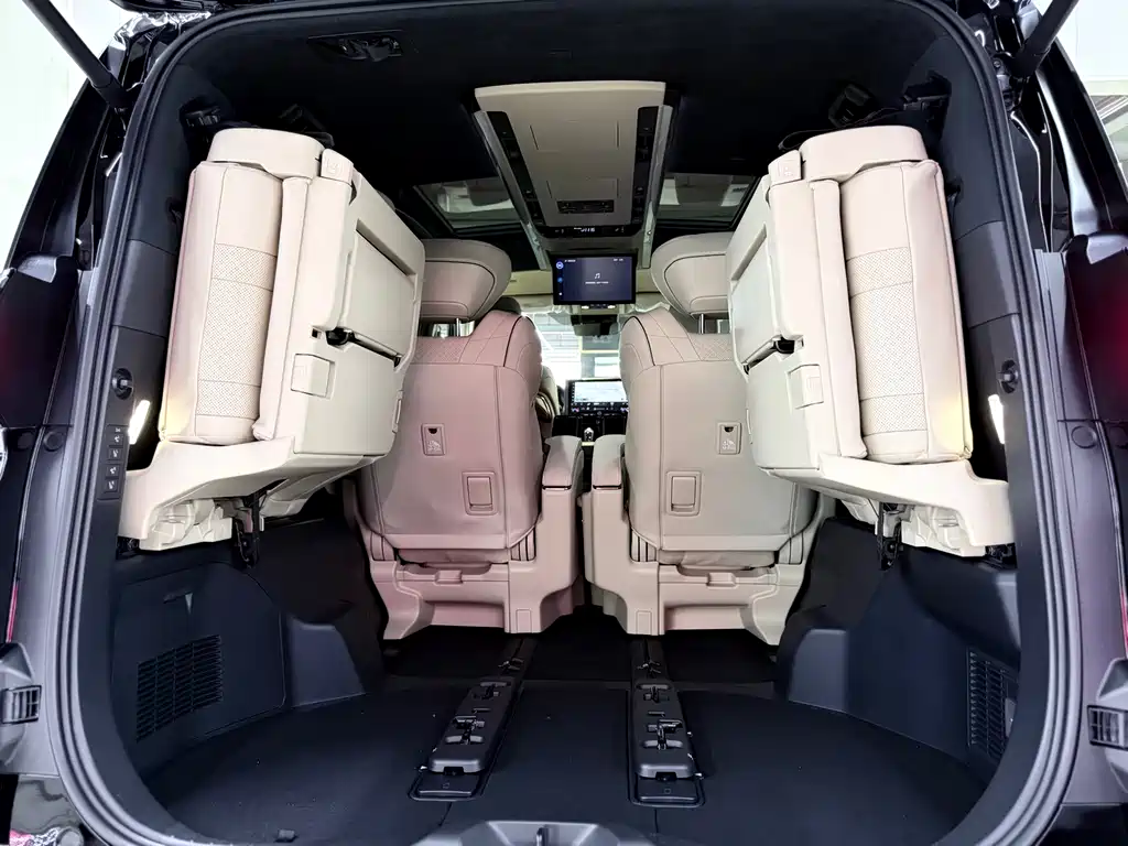 Toyota Alphard - фото 15