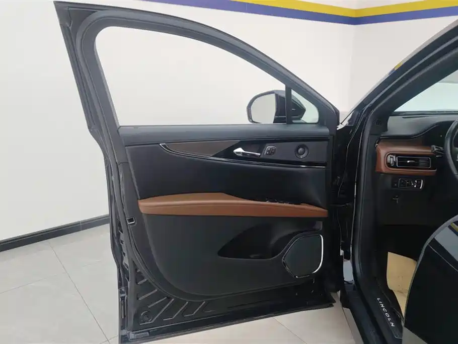 Lincoln Nautilus 2021 2.0T