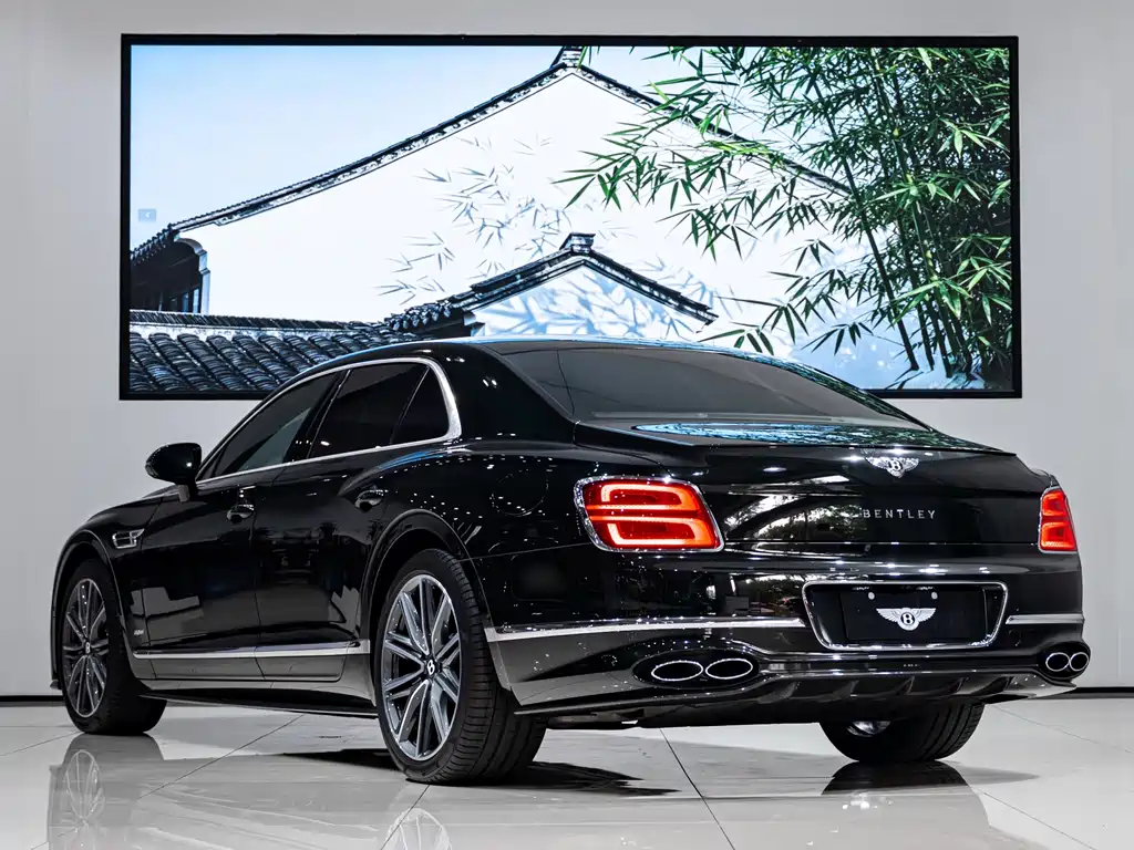 Bentley Flying Spur PHEV — миниатюра 5