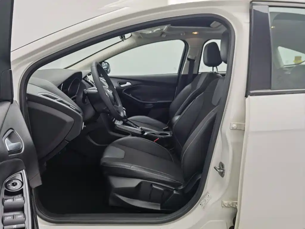 Ford Focus — миниатюра 10