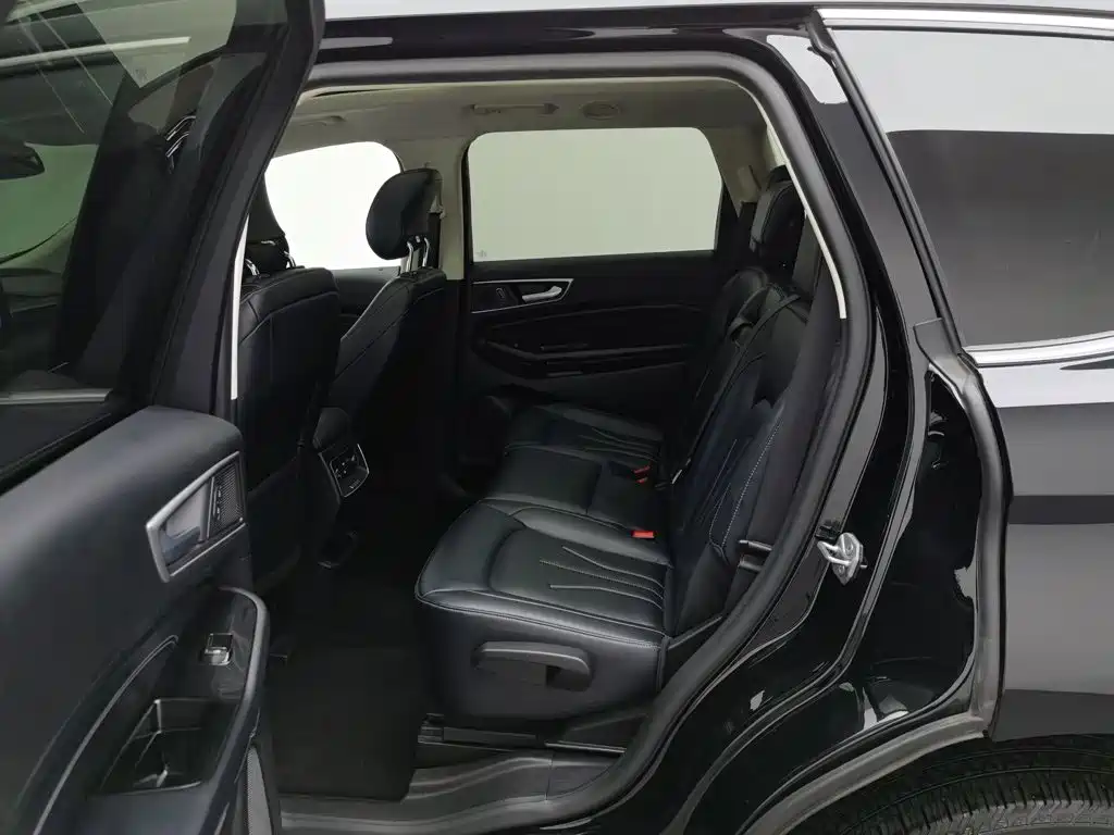 Ford Edge — миниатюра 15