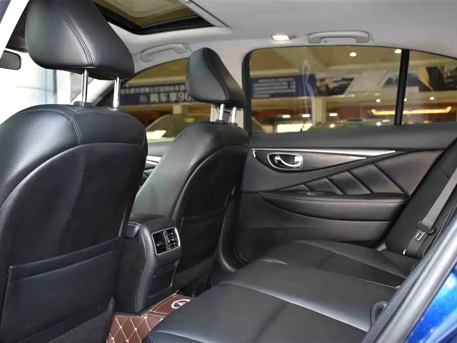 INFINITI Q50L
