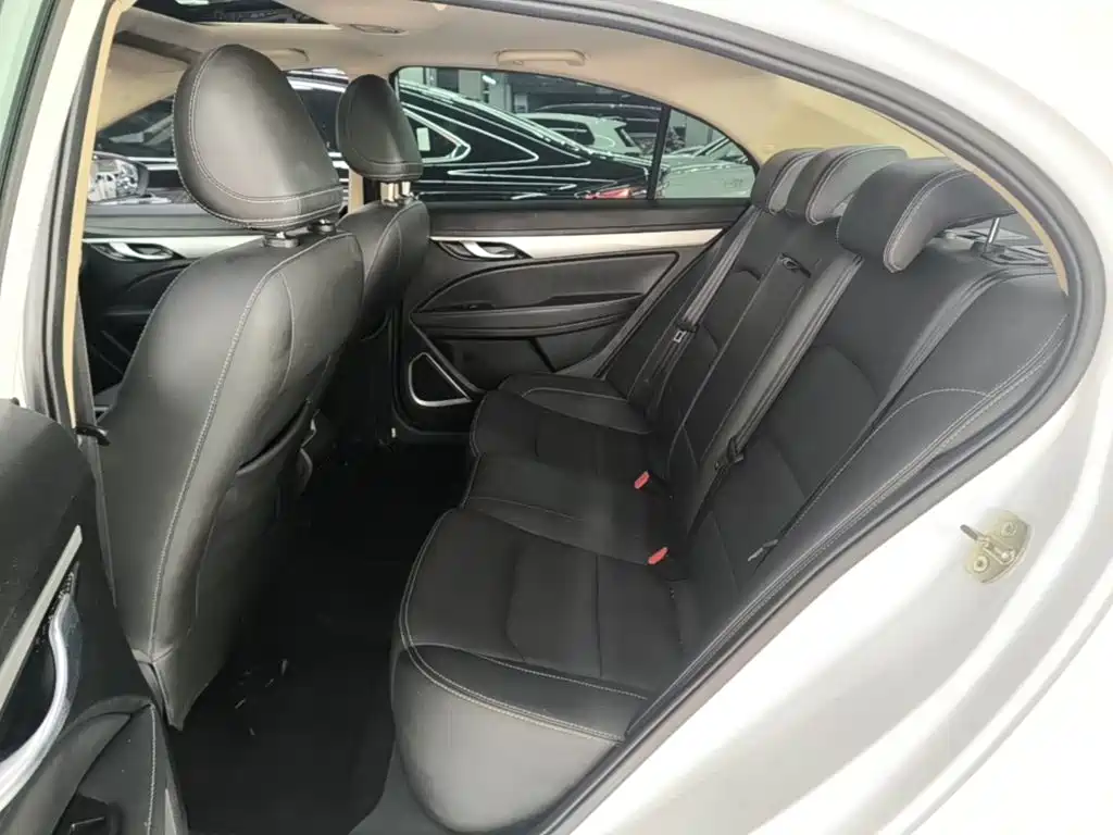 Geely Emgrand — миниатюра 17