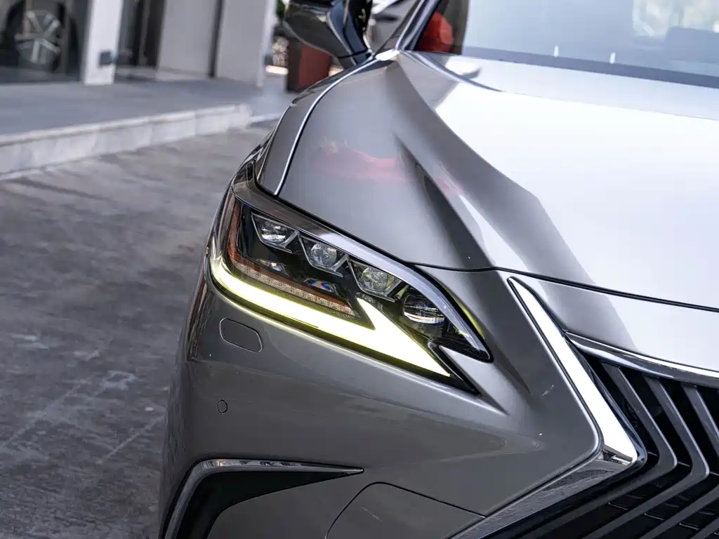 Lexus ES — миниатюра 6