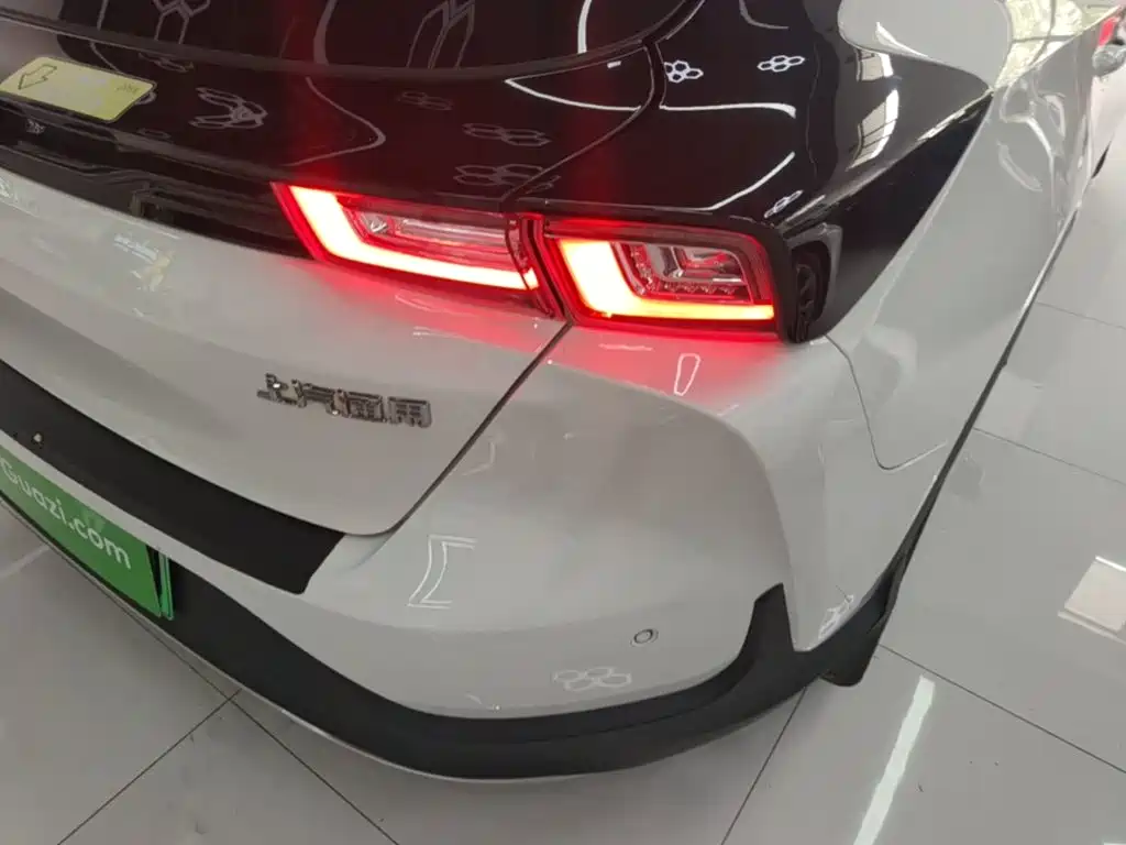 Chevrolet Menlo — миниатюра 8