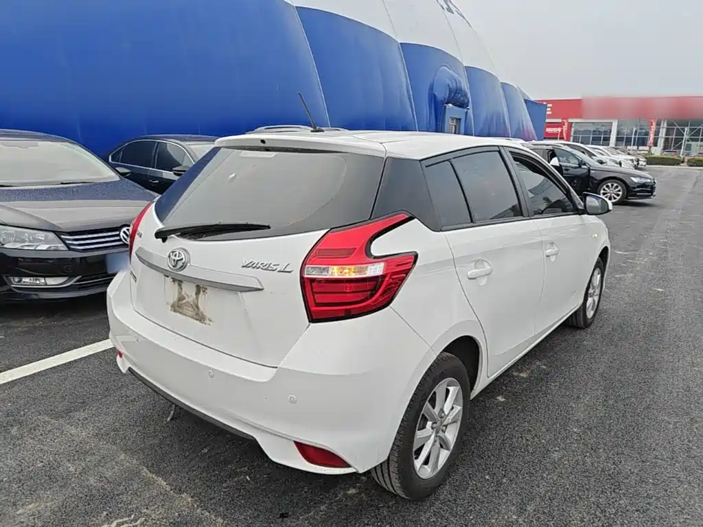 Toyota Yaris L — миниатюра 7
