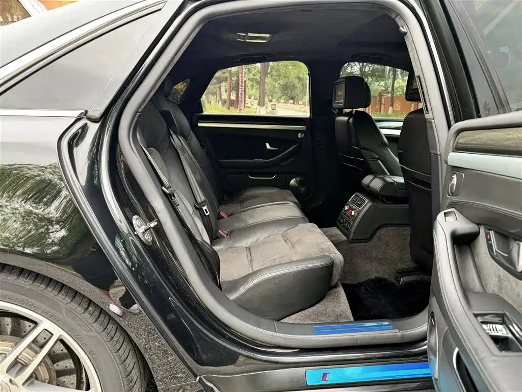 Audi S8 — миниатюра 20