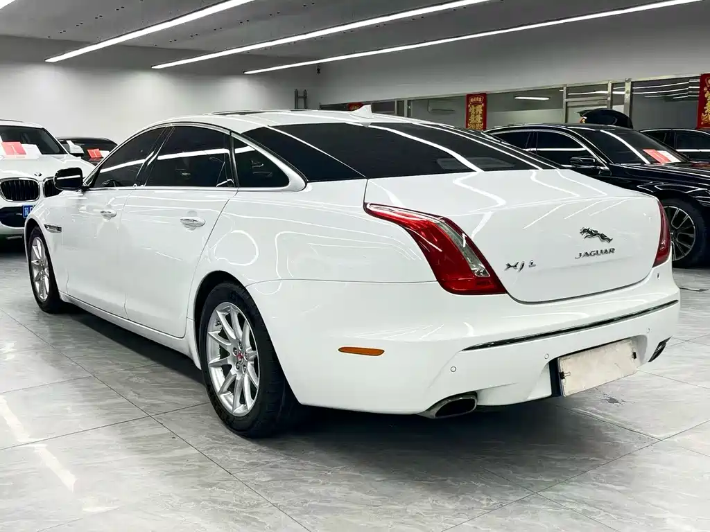 Jaguar XJ — миниатюра 4