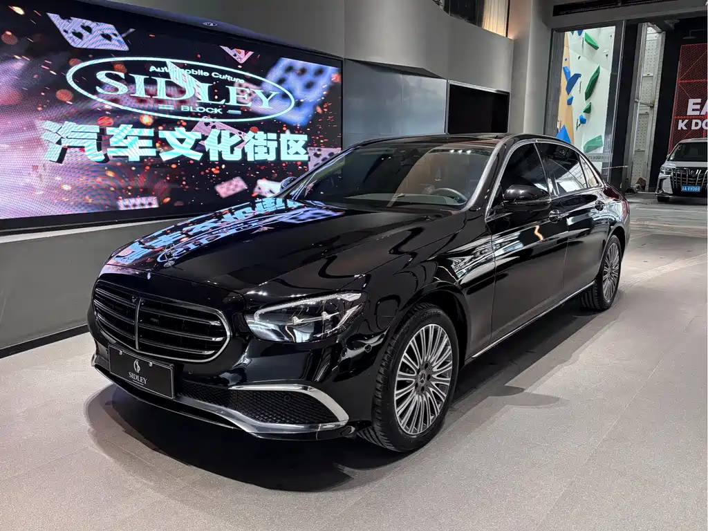 Mercedes-Benz E-Class 2022