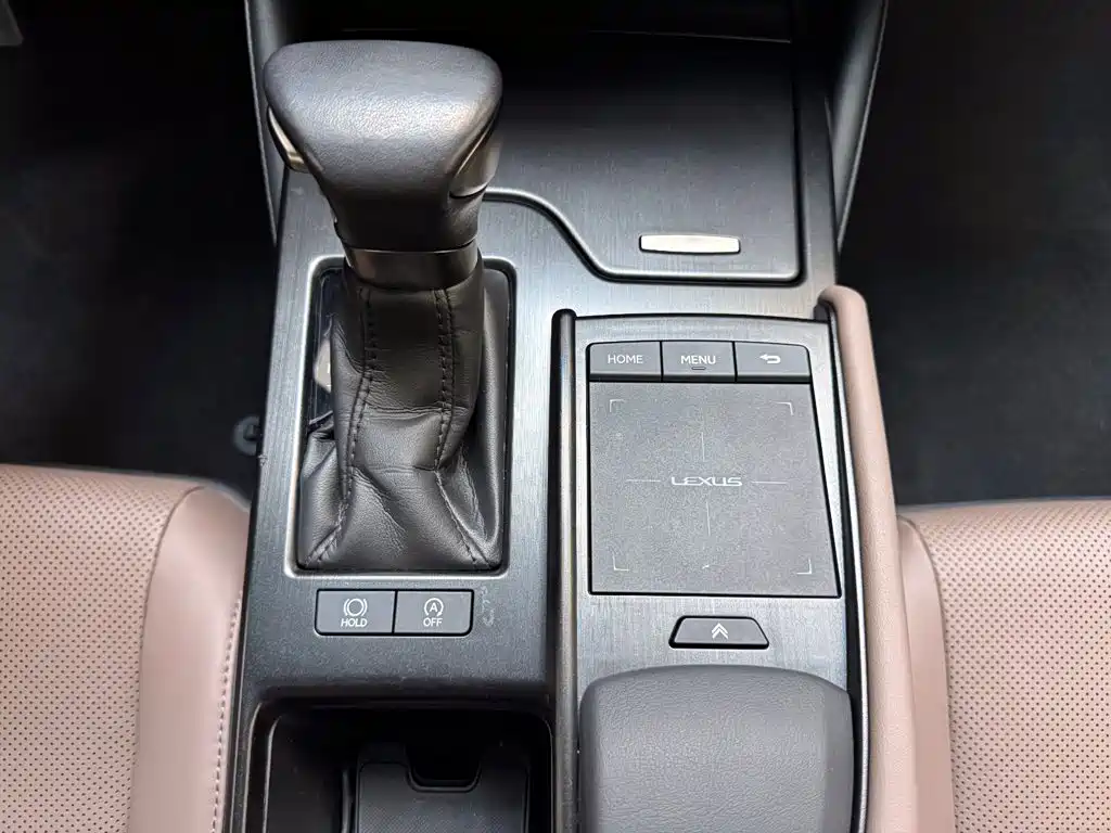 Lexus ES — миниатюра 15