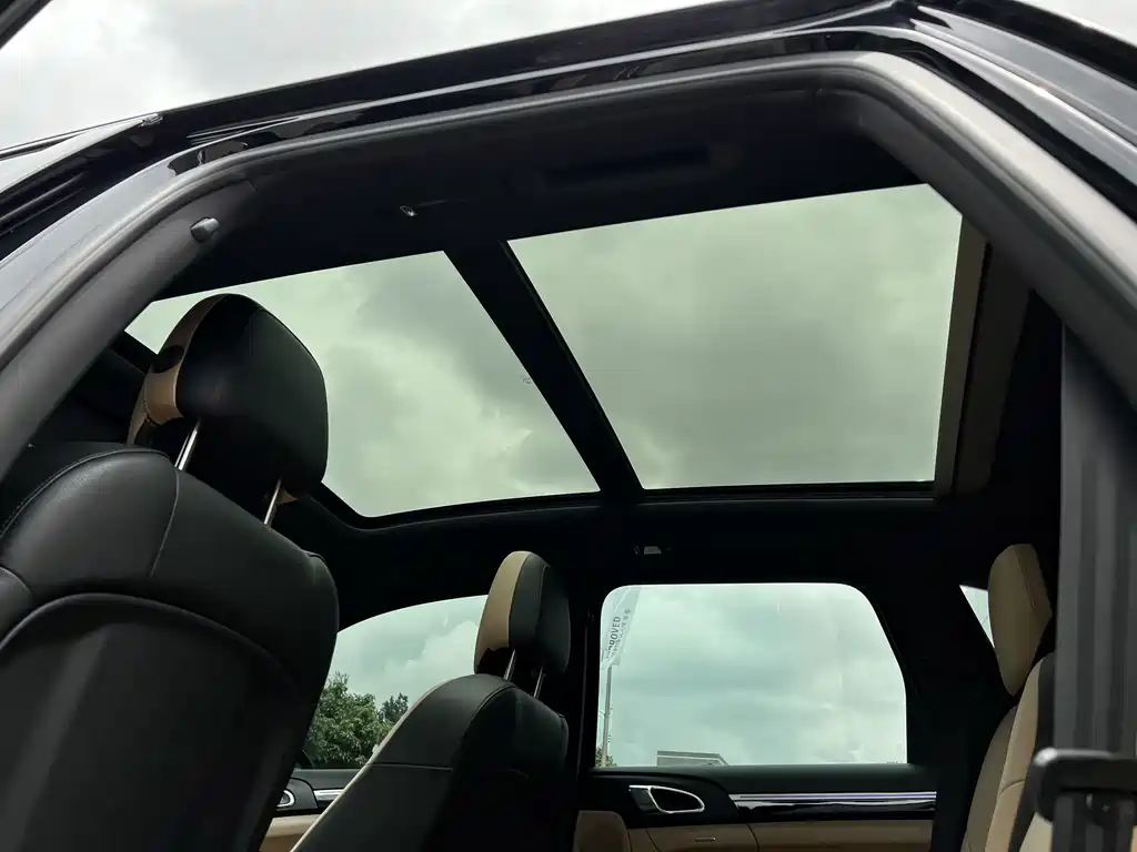 Porsche Cayenne — миниатюра 19