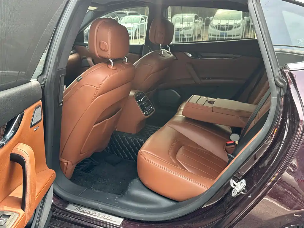 Maserati Quattroporte — миниатюра 5
