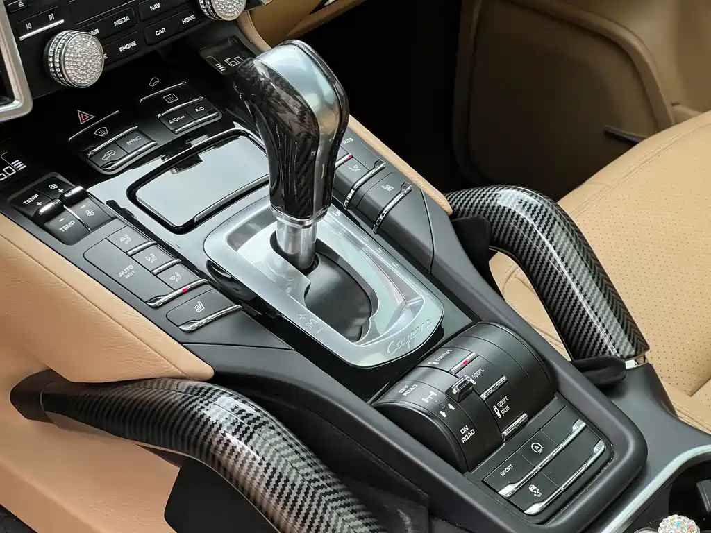 Porsche Cayenne — миниатюра 16
