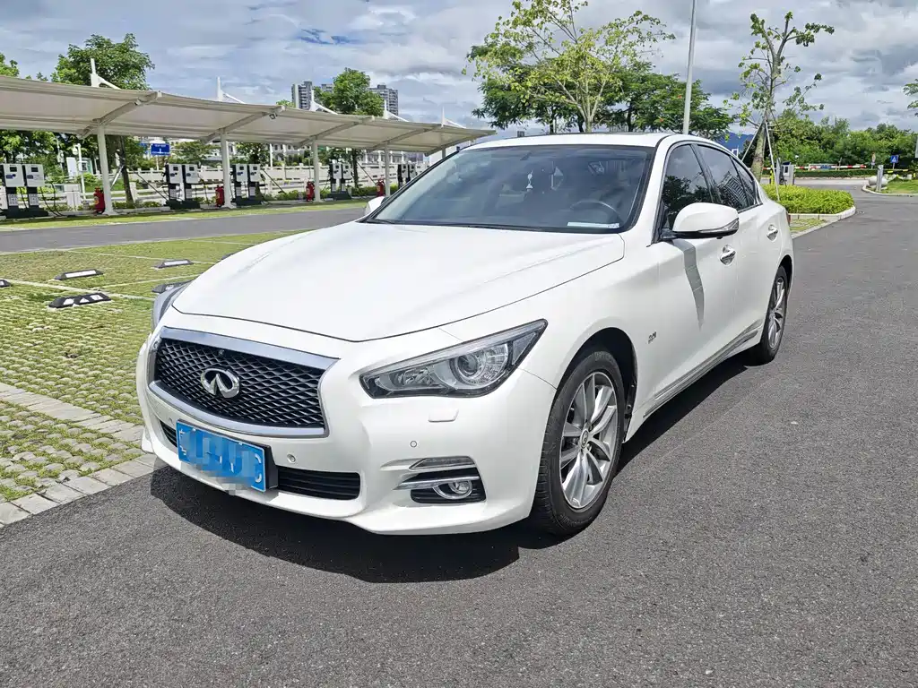 Infiniti Q50L