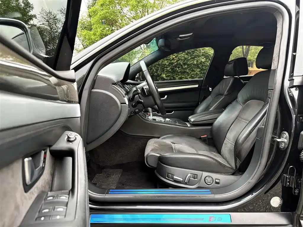 Audi S8 — миниатюра 13