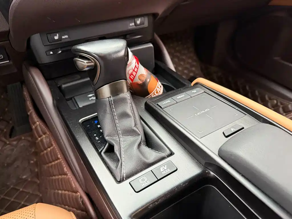 Lexus ES — миниатюра 9