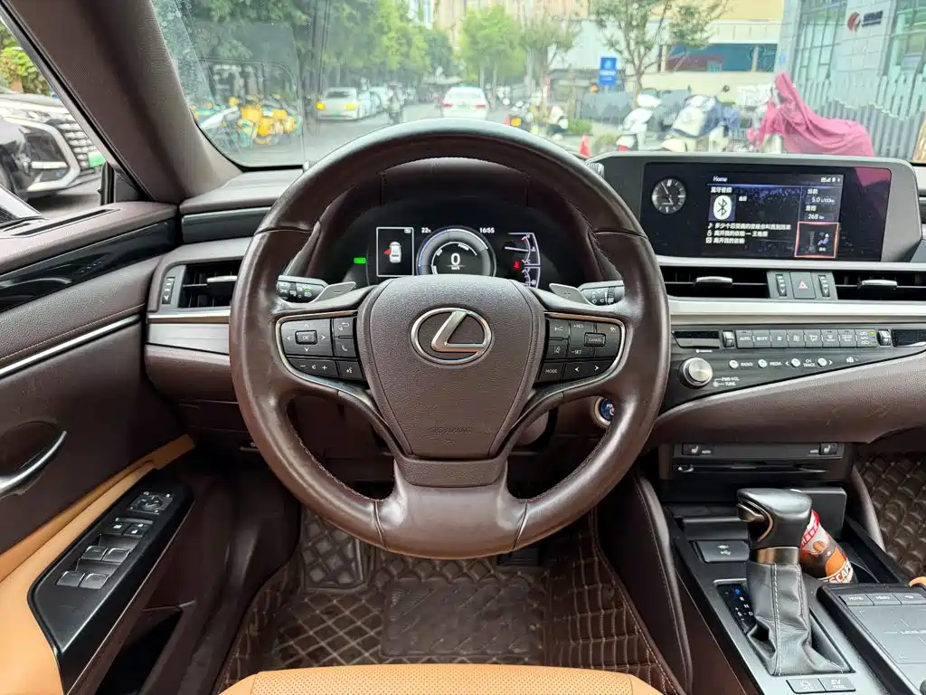 Lexus ES — миниатюра 14