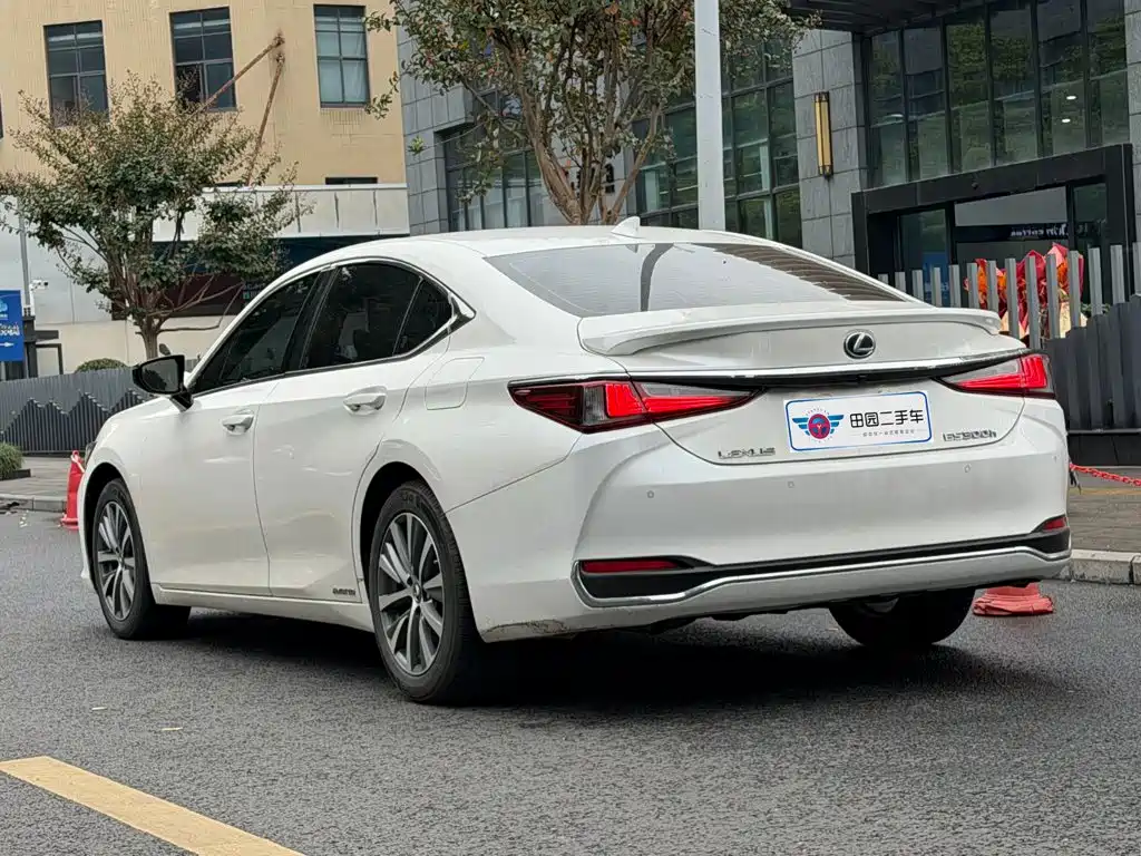 Lexus ES — миниатюра 4