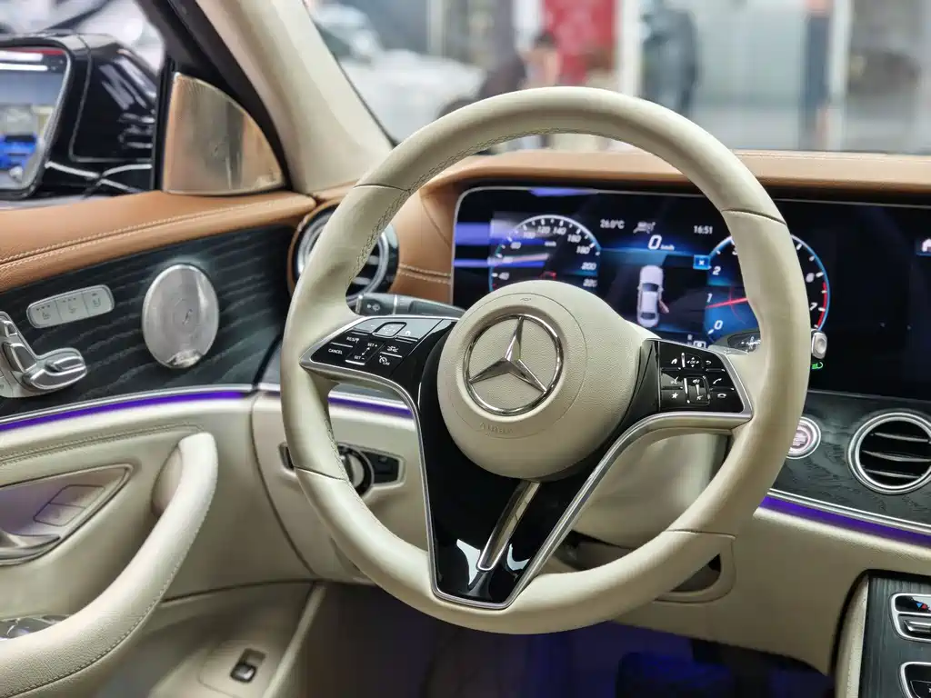 MERCEDES-BENZ E CLASS