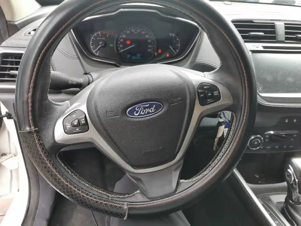 Ford Escort — миниатюра 11