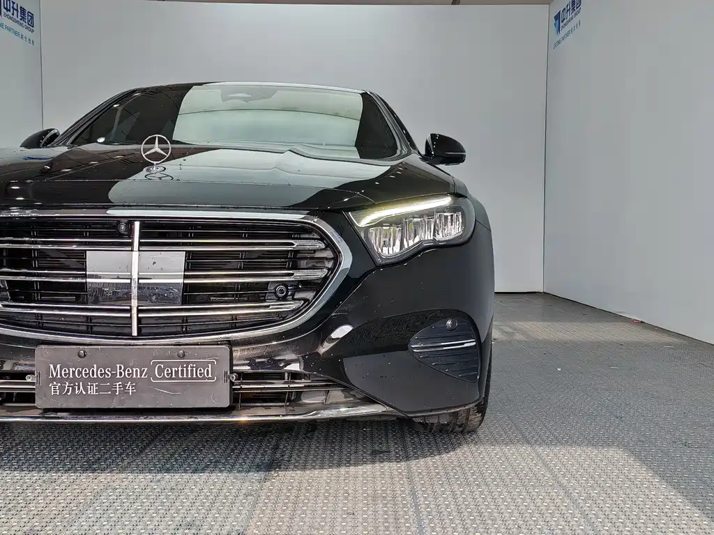 Mercedes-Benz E-Class — миниатюра 18