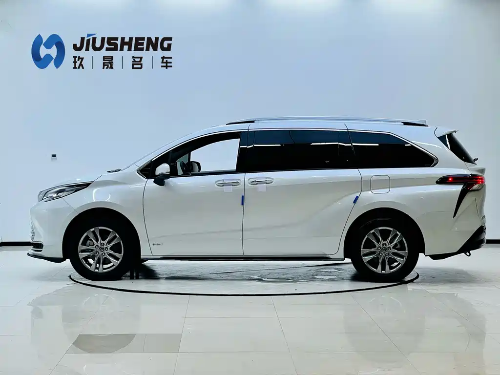 Toyota Sienna 2024 2.5L Luxury
