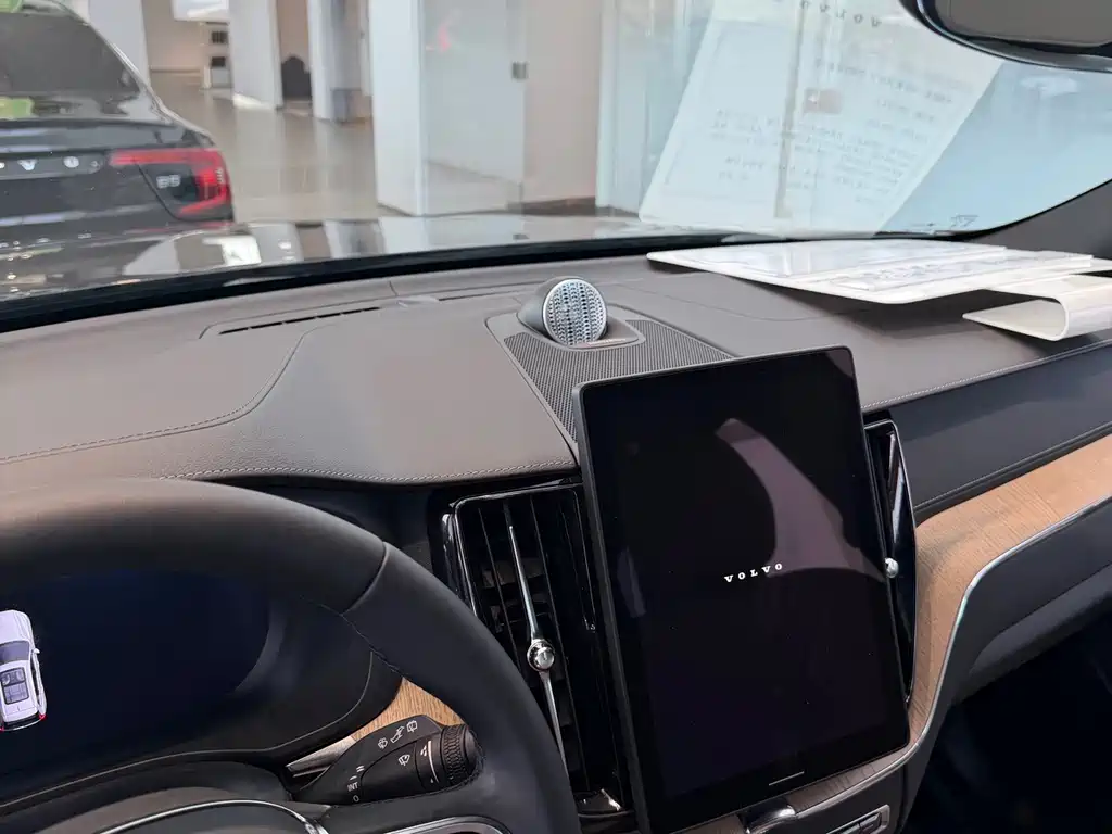 Volvo XC60 — миниатюра 6