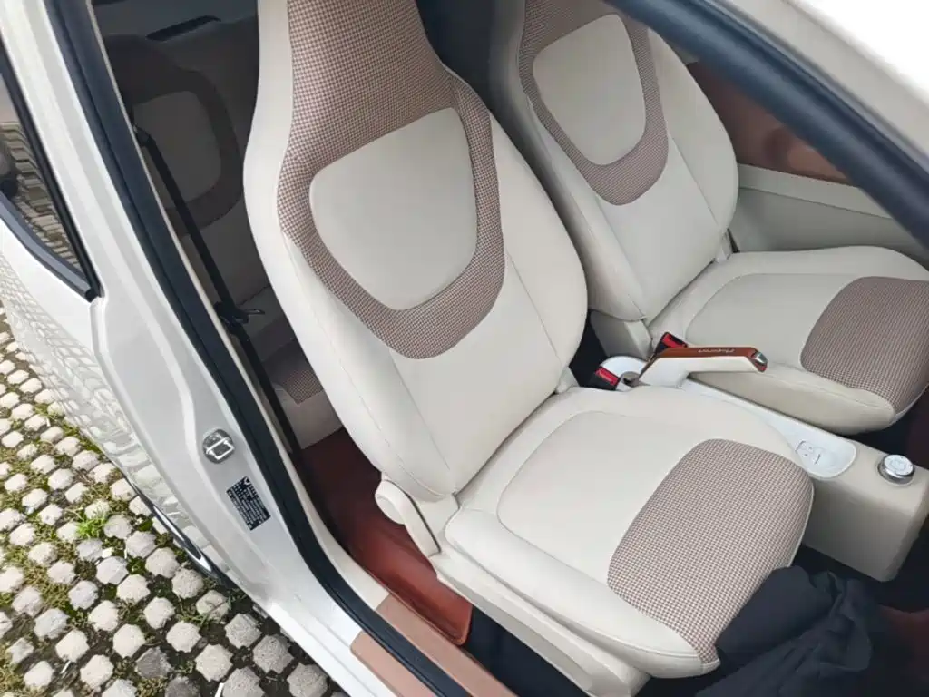 Wuling MINIEV — миниатюра 25