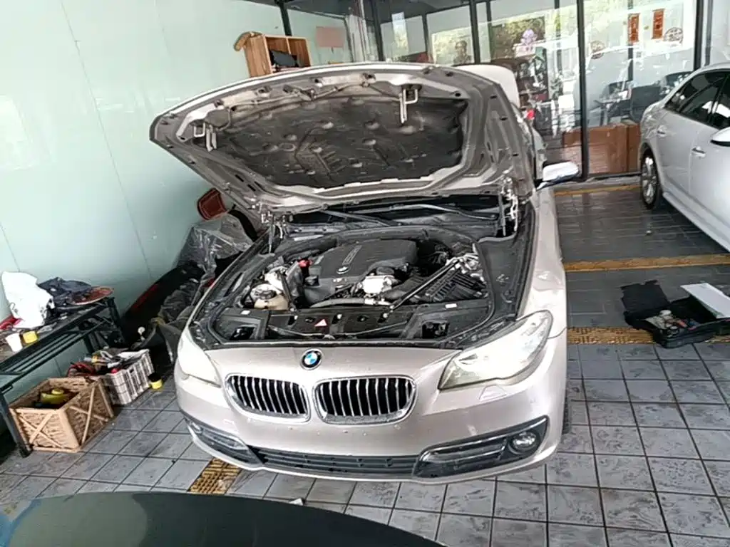 BMW 5 Series — миниатюра 20
