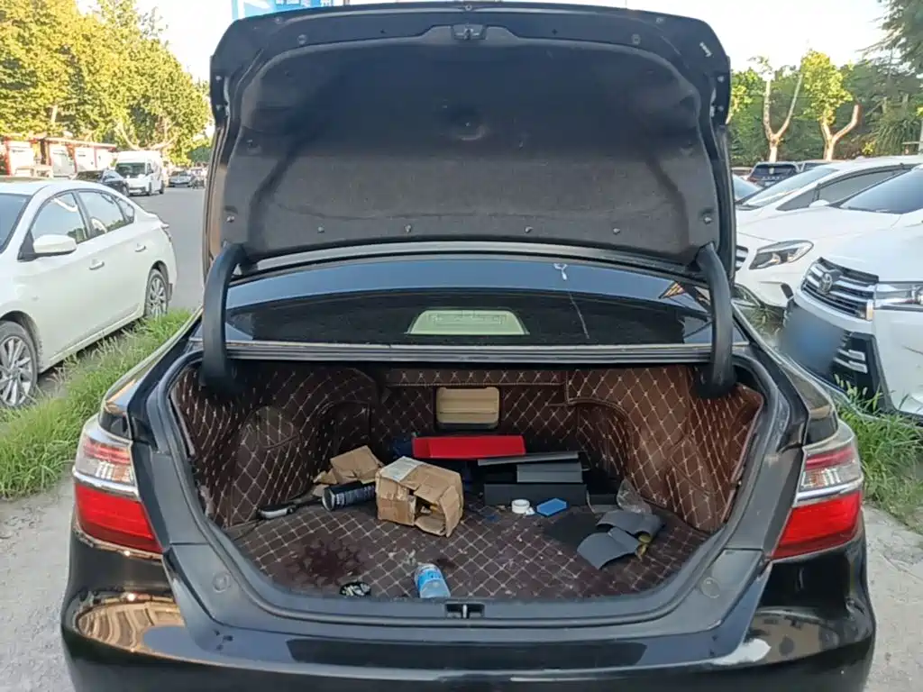 Toyota Camry — миниатюра 19