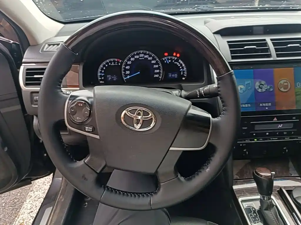 Toyota Camry — миниатюра 11