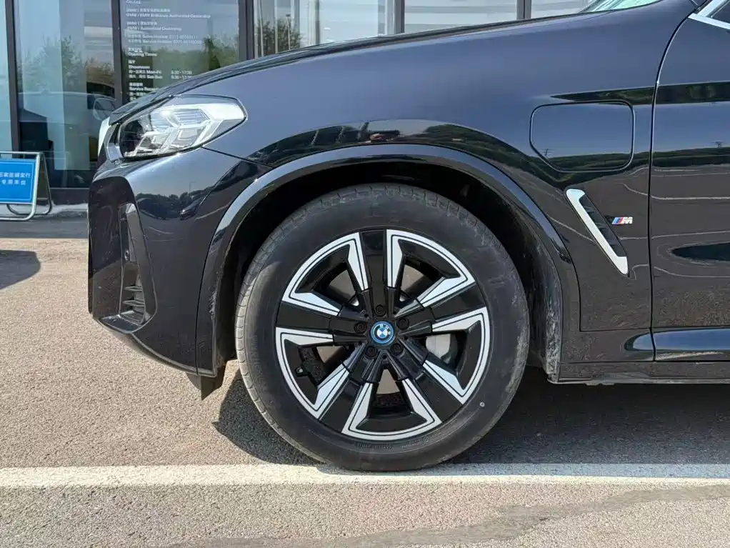 BMW iX3 — миниатюра 5