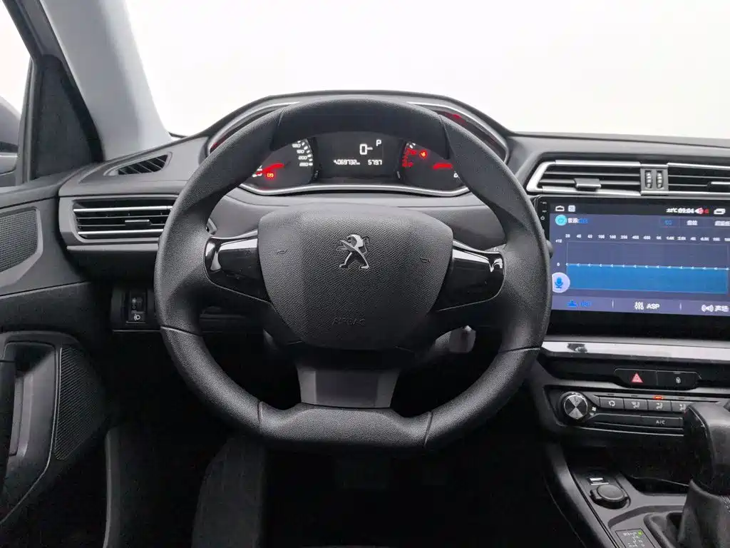 Peugeot 308 — миниатюра 11