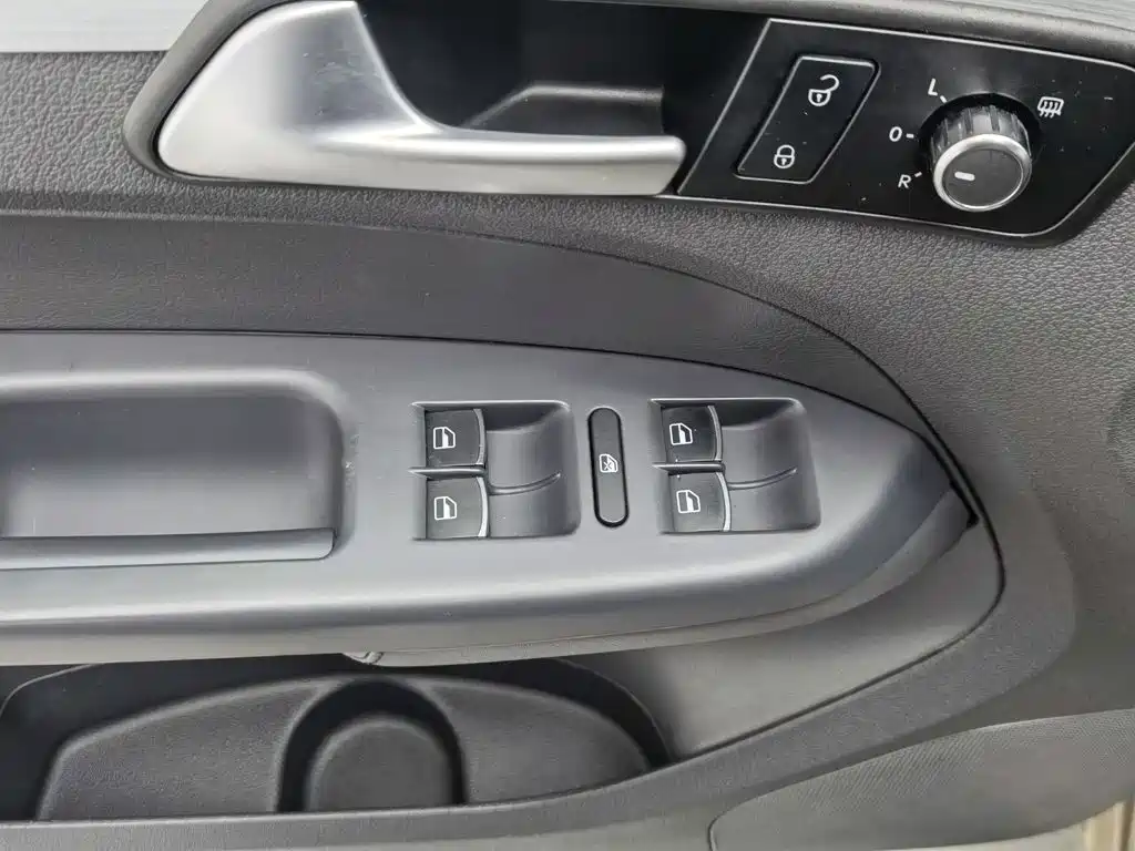 Volkswagen Touran — миниатюра 9