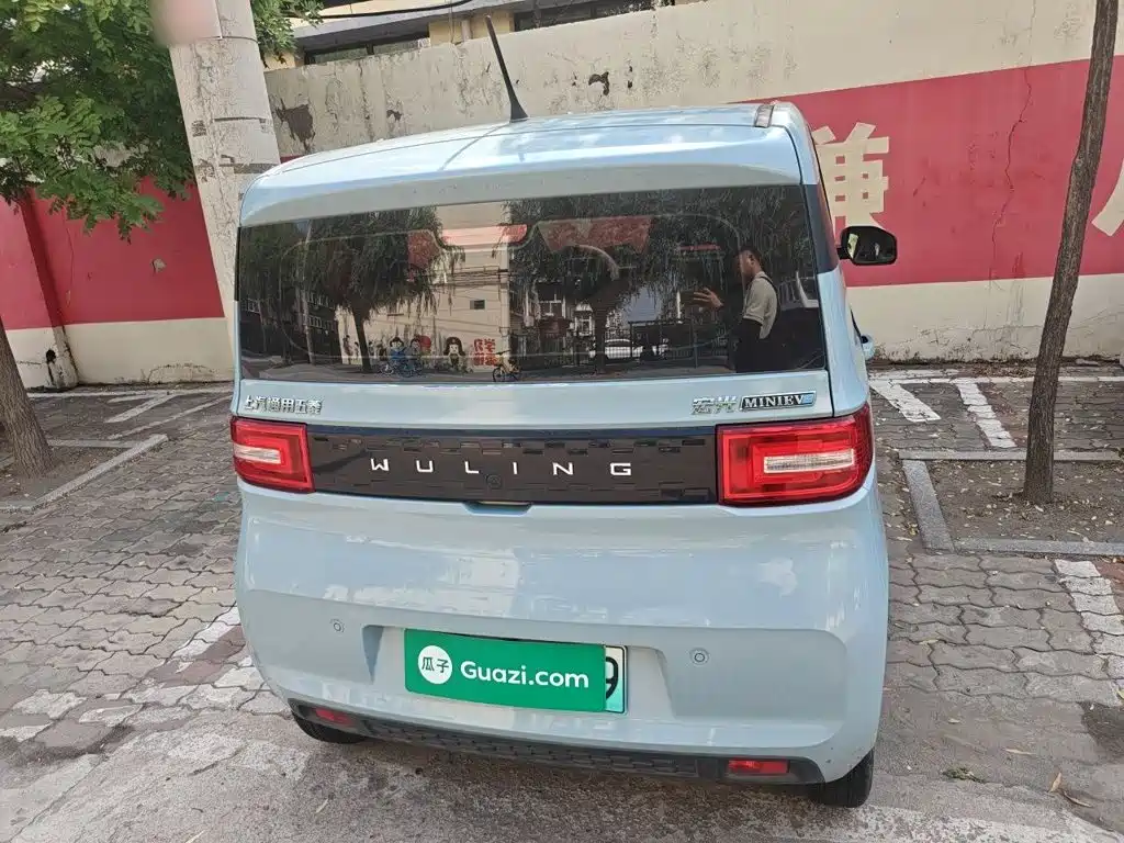 Wuling MINIEV — миниатюра 4