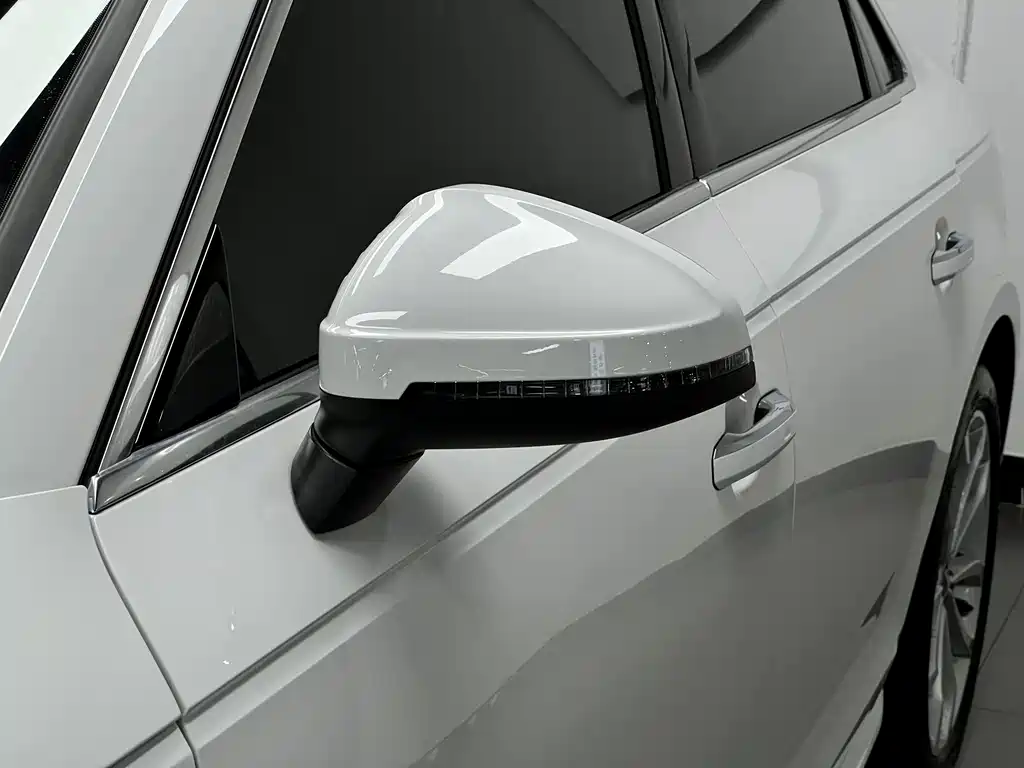 Audi A4L — миниатюра 10
