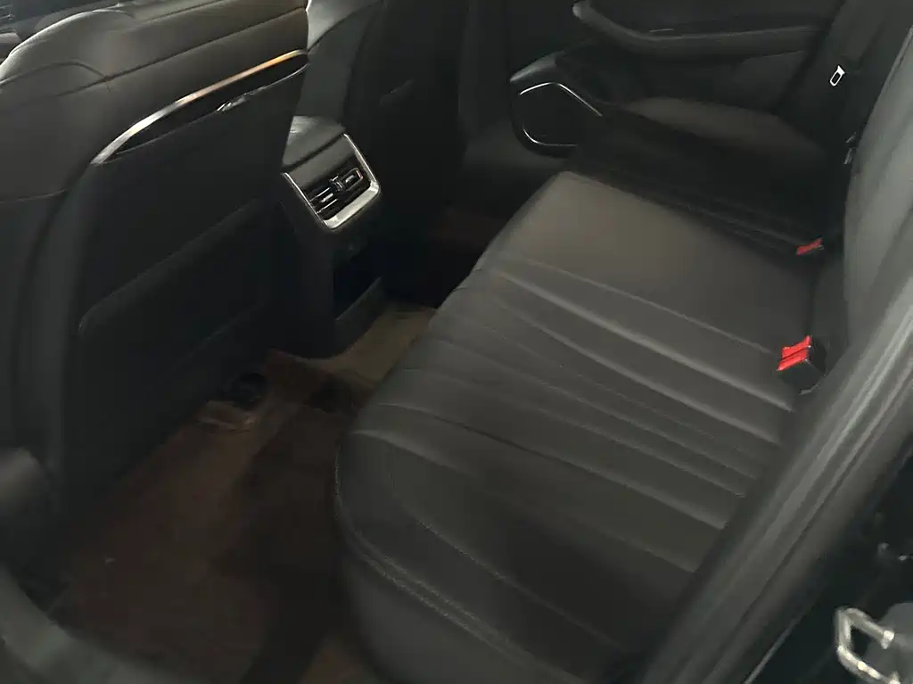 Hongqi Hongqi H5 — миниатюра 6