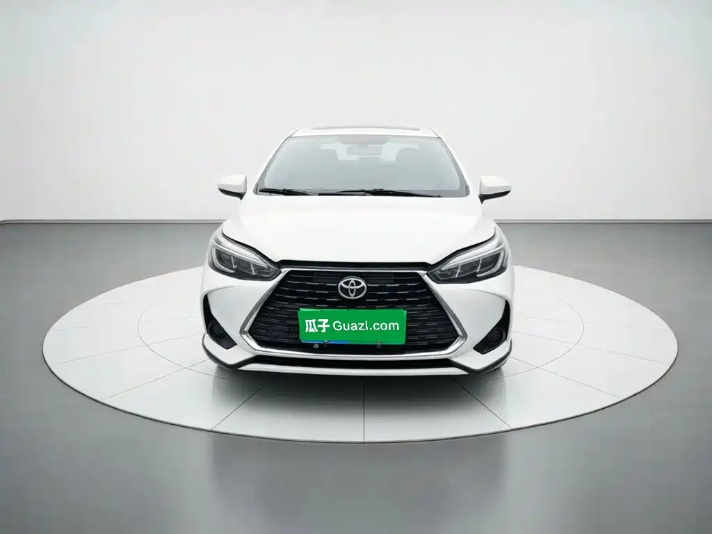 Toyota Yaris L — миниатюра 2