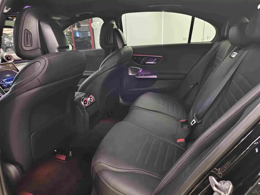 Mercedes-Benz C-Class — миниатюра 5