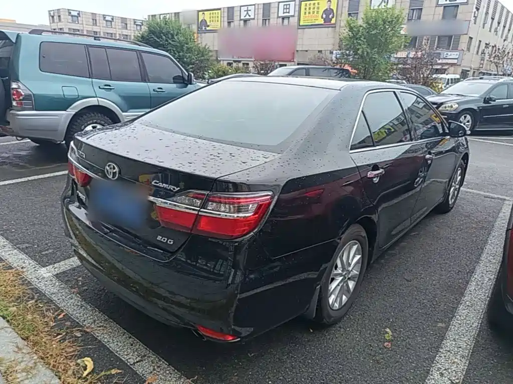 Toyota Camry — миниатюра 7