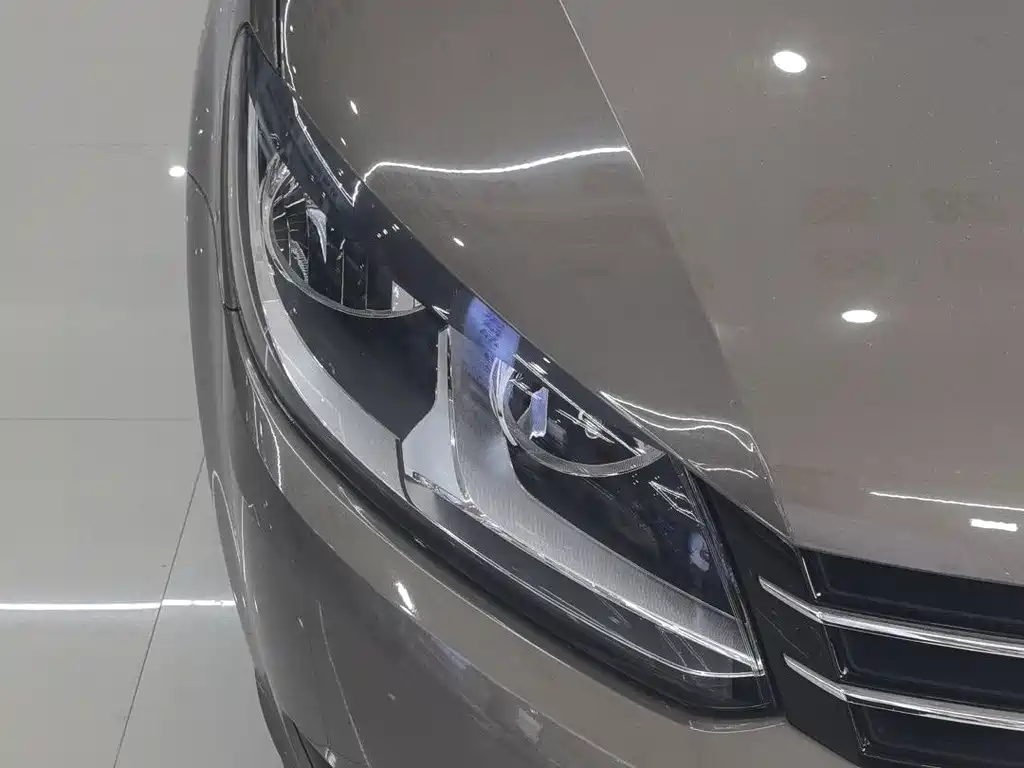 Volkswagen Touran — миниатюра 6
